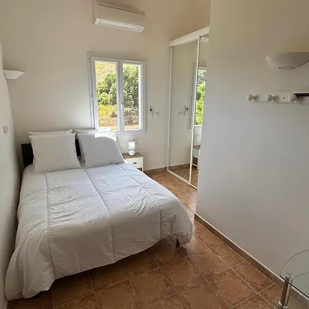 Σπίτι διακοπών Cozy House With Beautiful Furnished Terrace