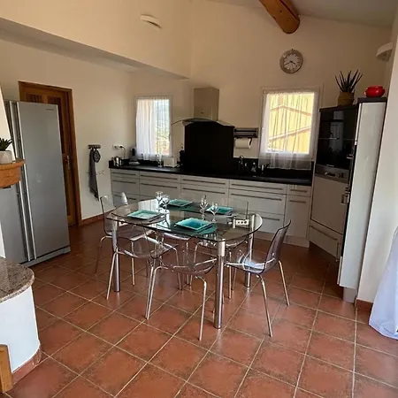 Σπίτι διακοπών Cozy House With Beautiful Furnished Terrace *